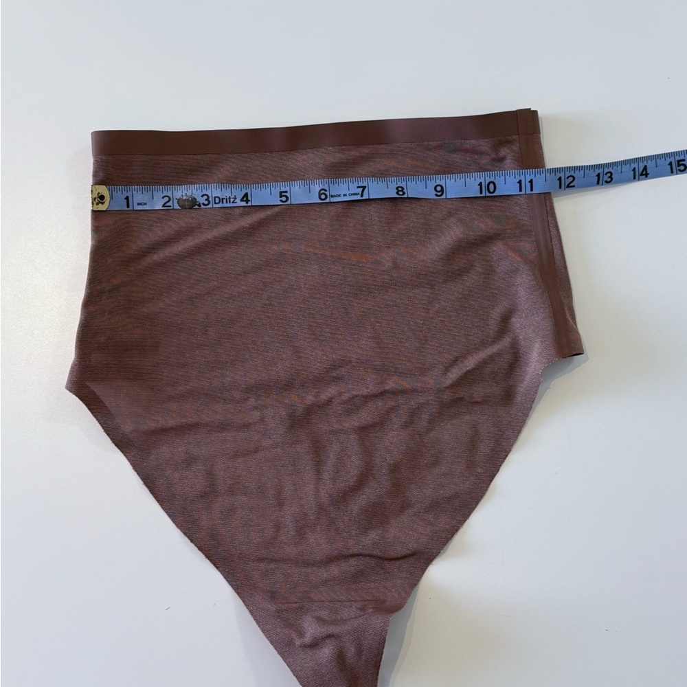 🌷NWOT SKIMS Summer Sheer Sculpt Thong Shapewear in Jasper - Picture 6 of 7